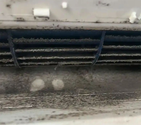 改则空调吹的风有股烧焦味是怎么回事